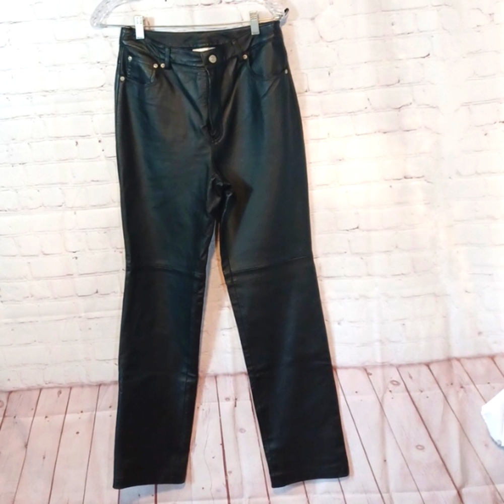 Newport News  Vintage Black Leather Pants – Classic & Stylish 8